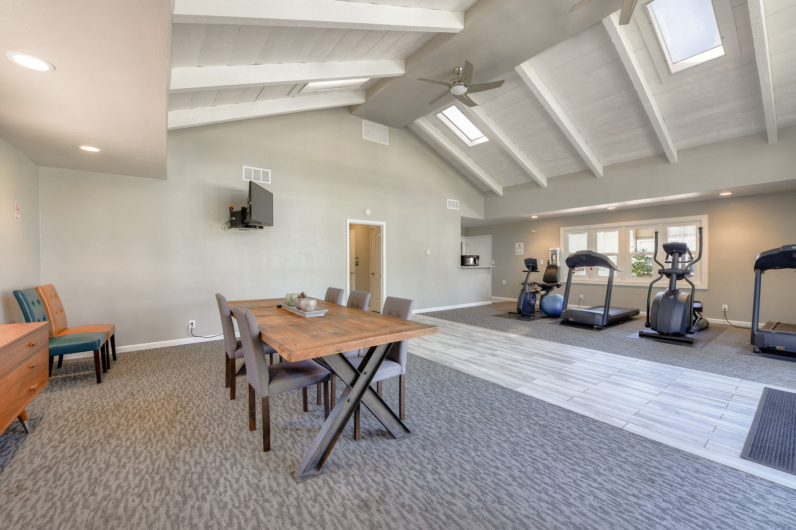 Balboa Apartments photo 5